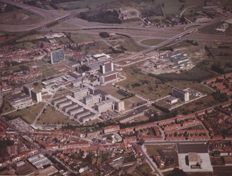 Luchtfoto van het Academisch Ziekenhuis tijdens de bouw van K12 (Collectie Universiteitsarchief Gent).