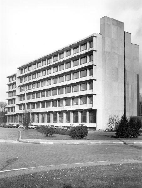 In 1969 verzelfstandigt het Hoger Instituut voor Psychologische en Pedagogische Wetenschappen tot een faculteit. In 1973 kan het haar nieuwe gebouw op de Dunantlaan betrekken (Collectie Universiteitsarchief Gent).
