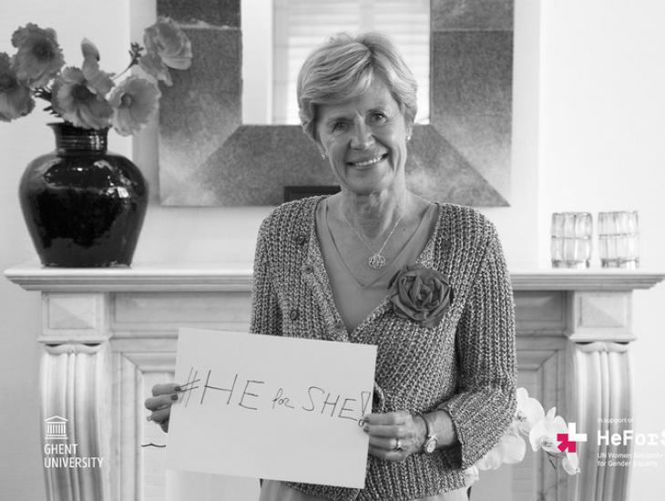 Rector Anne De Paepe steunt de #HeforShe-campagne van de Verenigde Naties (foto UGent)