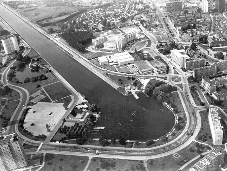 Luchtfoto van de Watersportbaan en omgeving na 1980 (Collectie Universiteitsarchief Gent - foto I.M.P.F.).