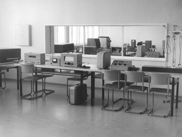 Toestellen in het laboratorium van Richard Verbist (Collectie Universiteitsarchief Gent, © A. Claerhout - foto A. Claerhout).