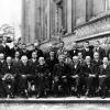 Natuurkundige Jules Verschaffelt (rij boven, 5de van rechts) in 1927 op de vijfde Solvay-conferentie in Brussel, tussen o.a. Albert Einstein, Marie Curie, Max Planck en Niels Bohr (Institut International de Physique de Solvay, foto Benjamin Couprie).