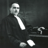 Jurist René Victor, hier in advocatentoga in 1930, speelde een grote rol in de vernederlandsing van het rechtsleven in Vlaanderen (foto uit Buyck, 'René Victor', 1997). 