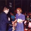 Walter Fiers ontvangt de Artois-Baillet Latour prijs uit handen van Koningin Fabiola in 1989, collec