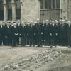 Groepsfoto voor het Botanisch Instituut bij de viering van de 70ste verjaardag van Camille De Bruyne in 1931. 1ste rij, 3de v.r. rector August Vermeylen (Collectie Universiteitsarchief Gent).