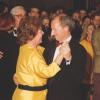 Afsluitend galabal van de viering 175 jaar UGent in 1992. Eredoctor Dirk Frimout danst met mevr. Leon De Meyer, op de achtergrond rector De Meyer met mevr. Dirk Frimout (Collectie Universiteitsarchief Gent - foto Hilde Christiaens).