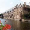 De Leievleugel van Het Pand na de restauratie van de jaren 1970 en 1980. Op de voorgrond het Klein Pand (Collectie Universiteitsarchief Gent, © UGent - foto Hilde Christiaens).