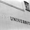 In 1991 verdwijnt de naam &#039;Rijksuniversiteit Gent&#039;. Voortaan heet de universiteit  &#039;Universiteit Gent&#039; of &#039;UGent&#039; (Collectie Universiteitsarchief Gent - foto Fotoklas UGent).