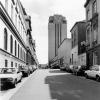 De Rozierstraat met links het Plateaugebouw van Adolphe Pauli en rechts de Universiteitsbibliotheek van Henry  van de Velde (Collectie Universiteitsarchief Gent, © UGent - foto Hilde Christiaens).