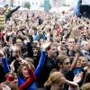 Een massa studenten geniet van het optreden van Get Ready tijdens de Student Kick-Off van 2008 (foto Pieter Morlion).