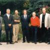 Personeel Plantentuin anno 1996. In het midden diensthoofd Ronald Viaene, uiterst links hortulanus Karel Otten (Collectie Universiteitsarchief Gent, © UGent - foto Hilde Christiaens).