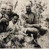 Bodemkundigen in 1955 op een termietenheuvel in Katanga, in het zuiden van Belgisch-Congo, v.l.n.r. René Tavernier, Rudy Dudal, Jean Croegaert en Carolus Sys (foto uit privé-archief Eric Van Ranst).