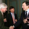 Socioloog John Vincke (midden) met voorzitter van de Europese Commissie José Manuel Barroso (rechts) en decaan van de faculteit Wetenschappen Herwig Dejonghe (links) in 2008, tijdens het 4de Internationaal Studenten Forum (© UGent, collectie Beeldbank).