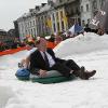 Snow-event tijdens de 25ste editie 12-urenloop in 2008: rector Paul Van Cauwenberge opent de skipiste.