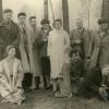 Professor Jan Hublé, 2de van rechts, op excursie in de Damvallei met studenten 2de kandidatuur Scheikunde in het voorjaar van 1954 (Collectie Universiteit Gent - foto Jan Hublé).